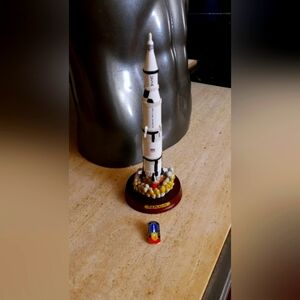 NASA Saturn v Rocket Set with pin - White 9 inch tall